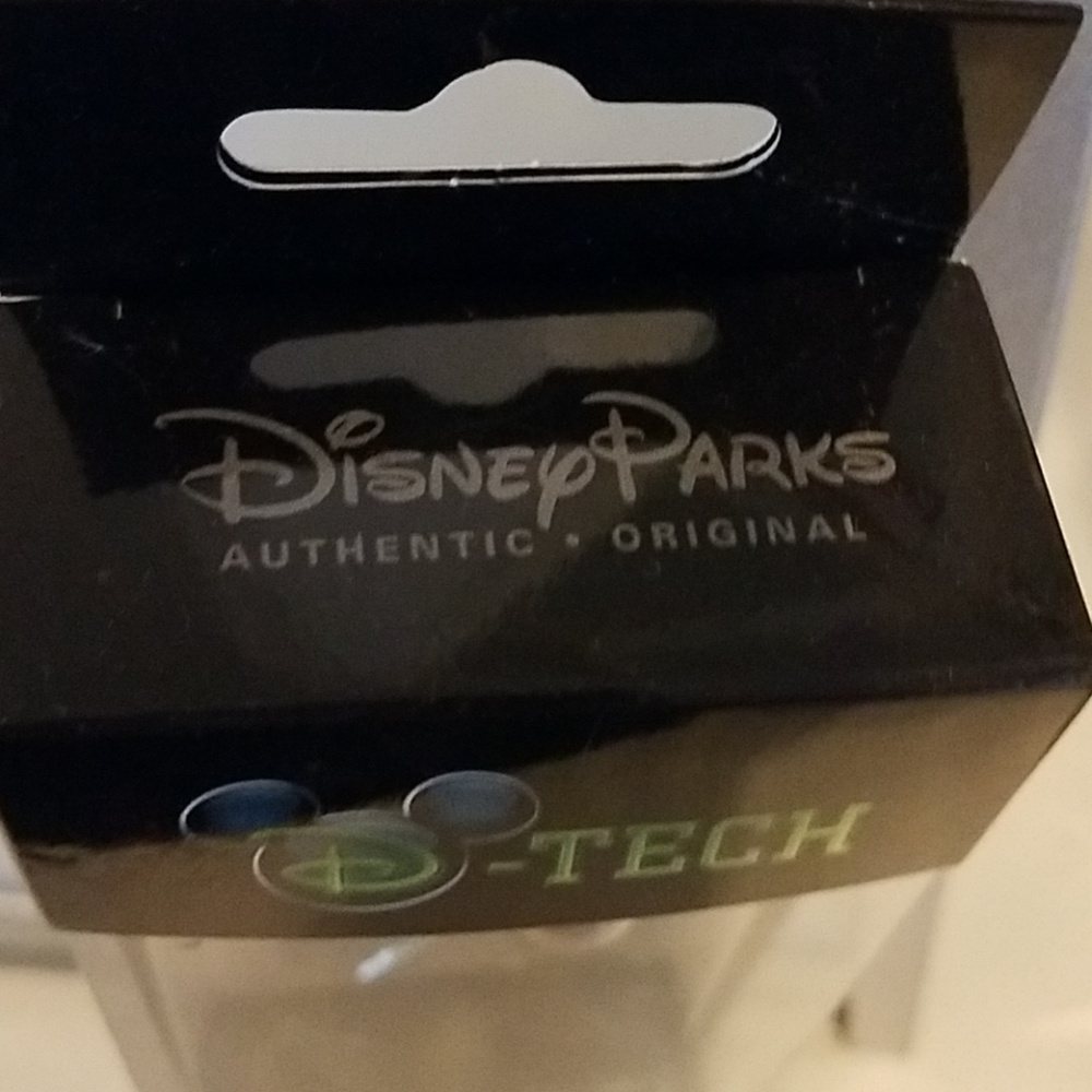 Disney-Tech Bluetooth Earbuds New with tag in Box - Picture 8 of 8